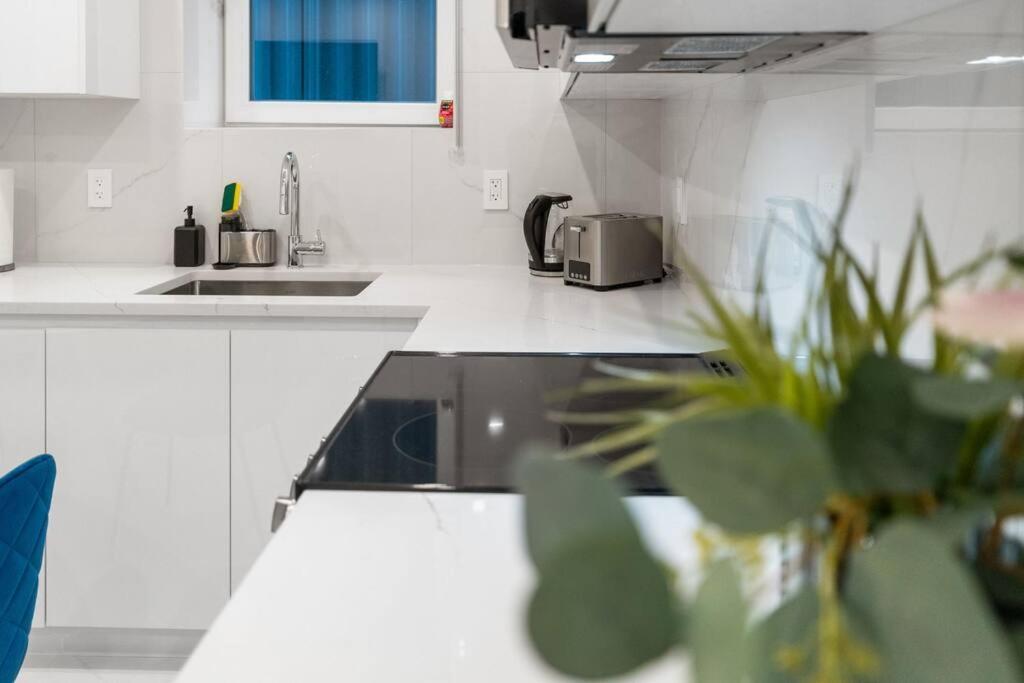 Brand New 2 Bedroom Point Grey Getaway Vancouver Buitenkant foto