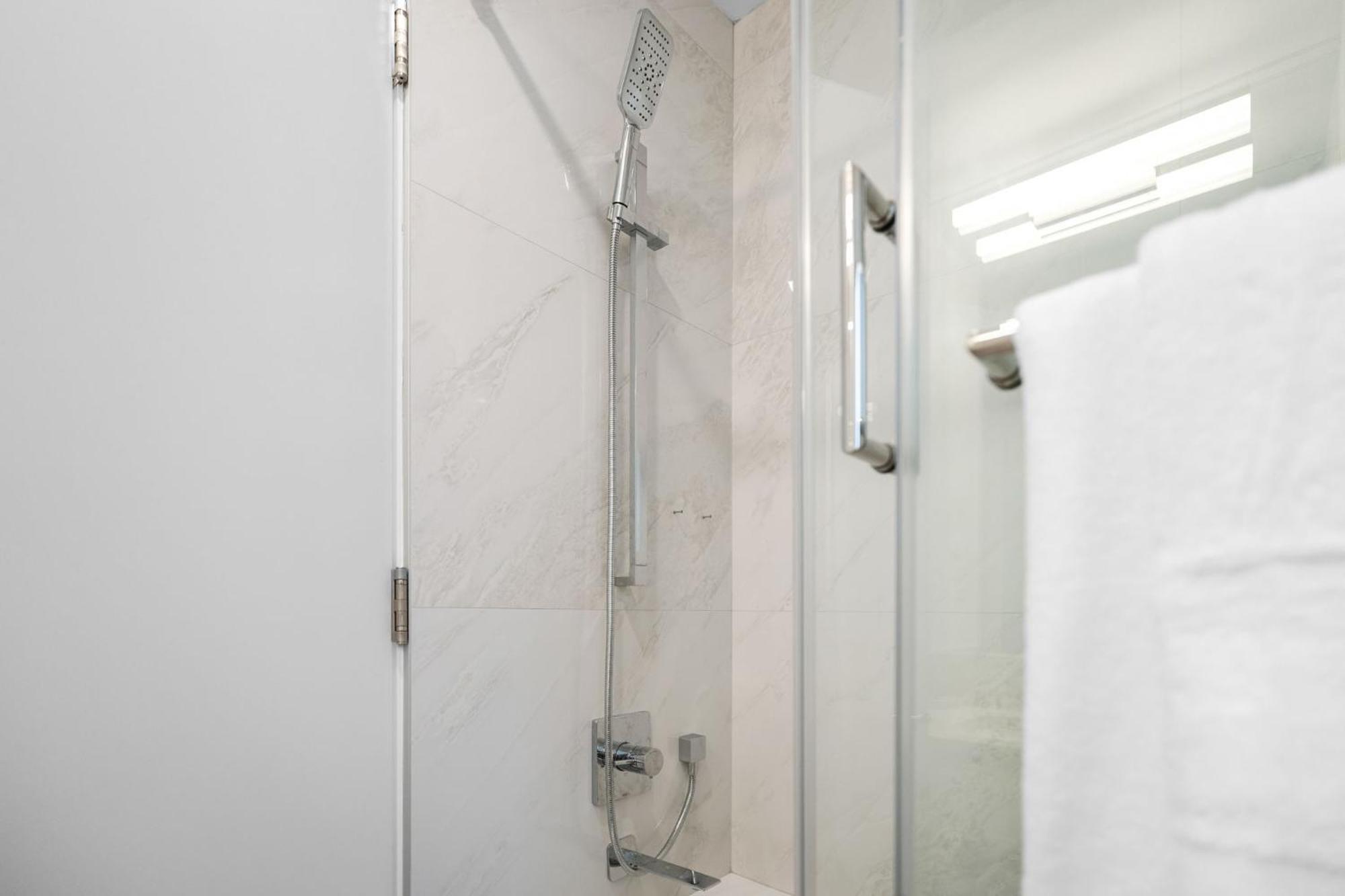 Brand New 2 Bedroom Point Grey Getaway Vancouver Buitenkant foto