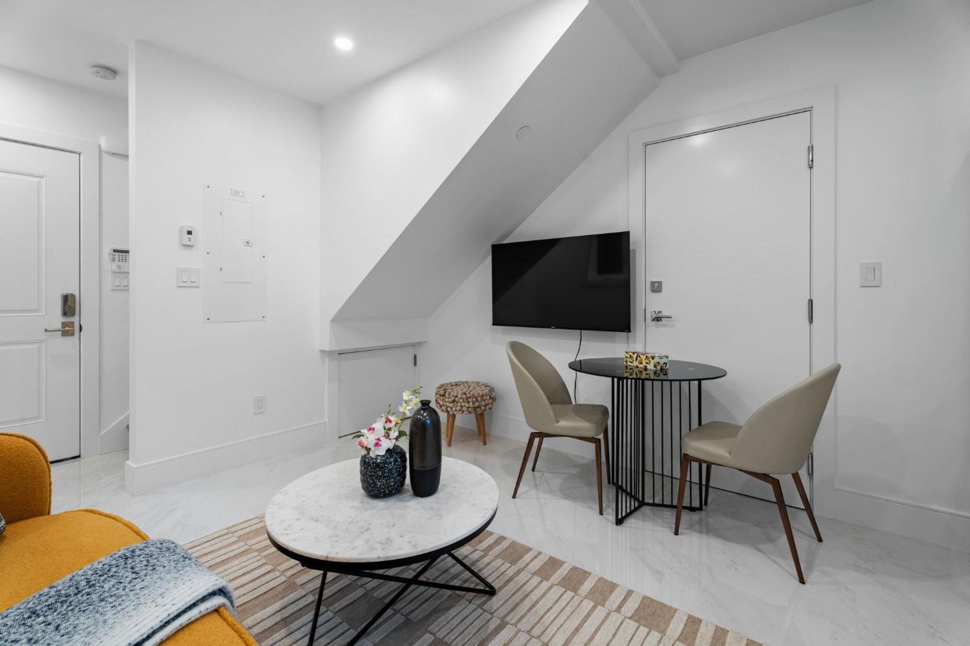 Brand New 2 Bedroom Point Grey Getaway Vancouver Buitenkant foto