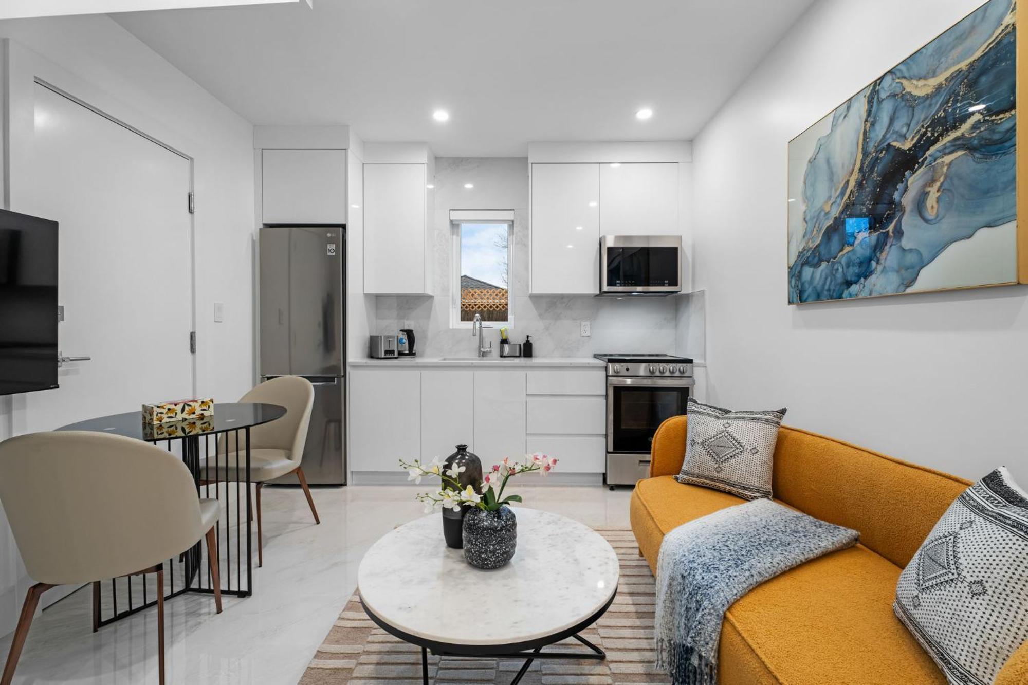 Brand New 2 Bedroom Point Grey Getaway Vancouver Buitenkant foto